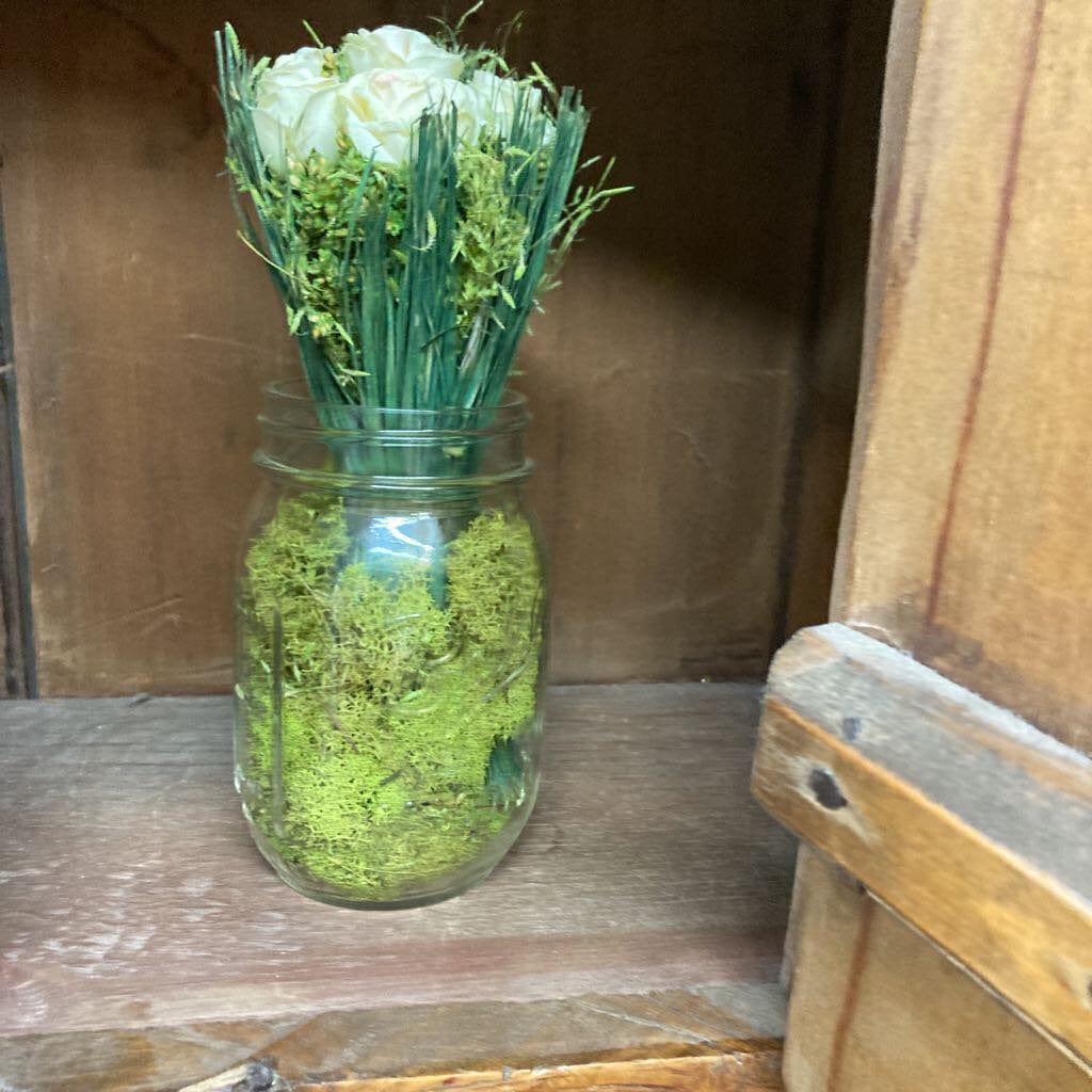 White roses in Mason jar (K1096)