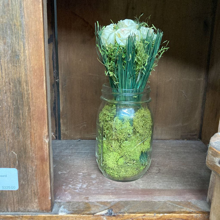 White roses in Mason jar (K1096)