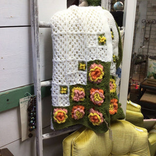 Beautiful Handmade Soft Crochet Flower Bed Cover- full-Queen
