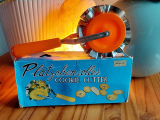 roll-in-dough cookie cutter made in hong kong