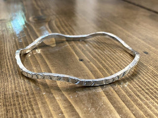 STERLING SILVER BANGLE SCALLOPED
