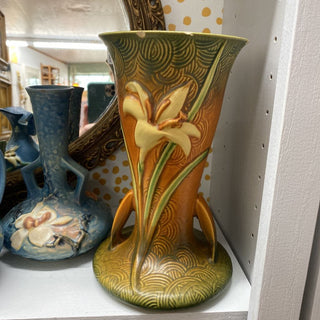 Roseville 136-9 Zephyr Lily Vase