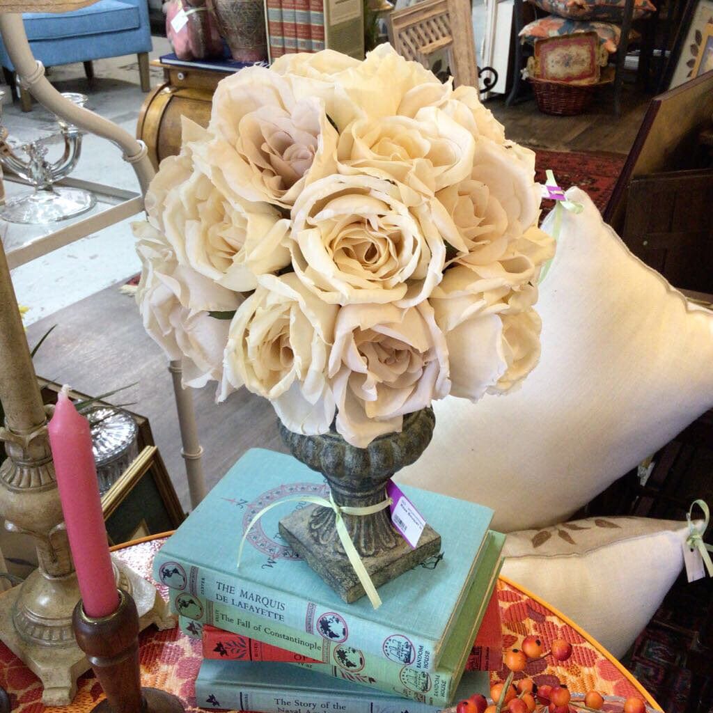 Rose Bouquet in urn