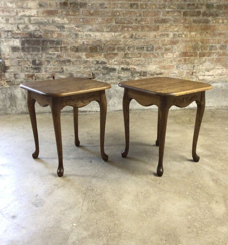 Set of 2 Solid Oak End Tables with Queen Ann Legs, Heirloom Enterprises Inc