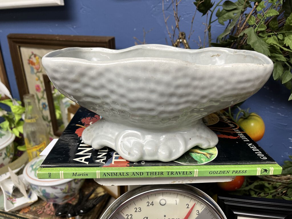 Pedestal planter