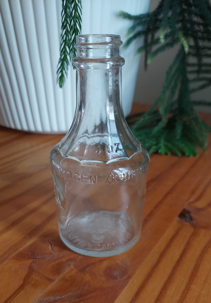 1960s 4 oz. Mogen David Wine Miniature Bottle with Screw top no lid