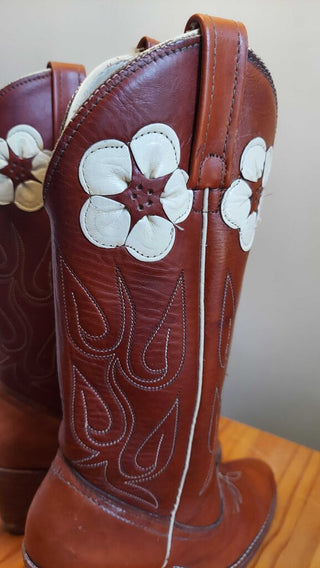 1960s ACME western heeled boots with cream flower and piping design FIRM