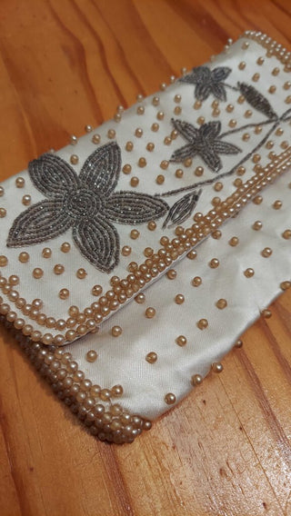 1950s - White Satin Beaded Floral Clutch by La Regale Product Japan (T&M)