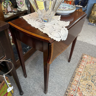 Federal Hepplewhite Style Pembroke Table c 1940's as found FIRM