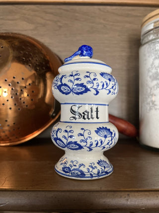 Vintage Arnart Blue Onion Salt Shaker 5"x 2.5"x 2.5"