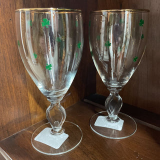 Vintage Shamrock Wine Glasses (Set of 2)