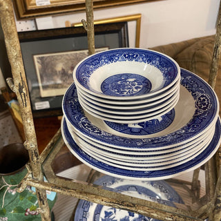 24 piece Royal China Blue Willow Dish set 1952 6 tea cups & Saucers, 6 cereal bowls, 6 soup bowls, 5 bread & butter plates, serving bowl FIRM